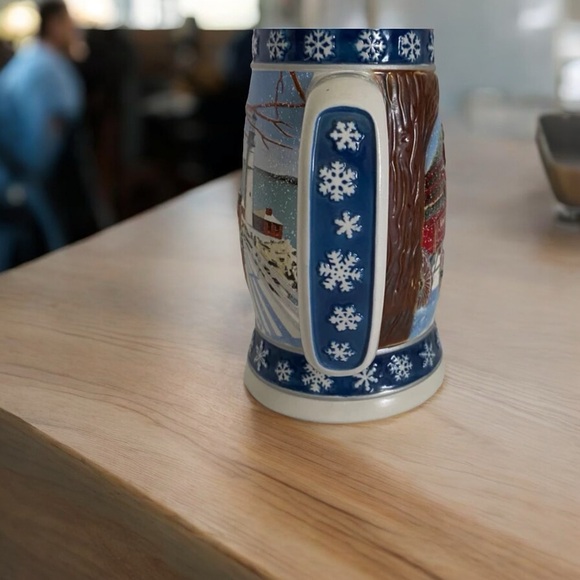 1995 Budweiser - “Lighting The Way Home” Holiday Stein - Picture 7 of 16